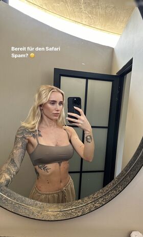 Ela Rausch , Raphaela