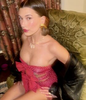 Hailey Baldwin Bieber