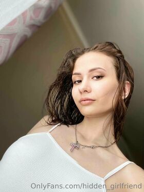 hidden_girlfriend