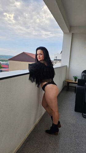 Nia Noir