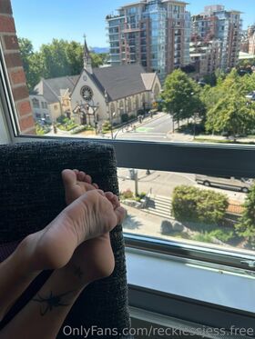 tellyourbrokefriends