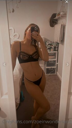 Zoe Pugh Nude Leaks OnlyFans Photo 2